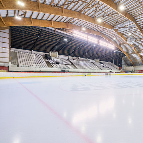 Eishalle Tribuene